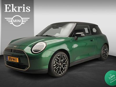 Groen Nieuw 2025 Mini Cooper Favoured Hatchback | € 37.600 (Eerlijke prijs)