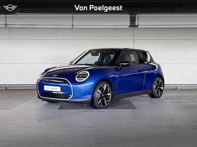 Occasion Mini Cooper Favoured 135 kW (184 PK) 2025 Blazing blue Hatchback