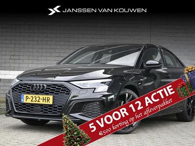 Zwart (metallic) Gebruikt 2022 Audi A3 S-Line Sedan | € 24.900 (Eerlijke prijs)
