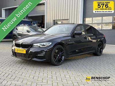 Zwart Gebruikt 2020 BMW 330 M Sport Sedan | € 35.940 (Eerlijke prijs)