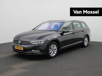 Grijs Gebruikt 2022 VW Passat Business Stationwagen | € 21.900 (Goede deal)
