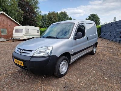 Grijs Gebruikt 2004 Peugeot Partner MPV | € 2.950 (Duur)