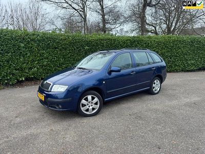 Blauw Occasion 2006 Skoda Fabia Elegance Stationwagen | € 2.845 (Iets duurder)