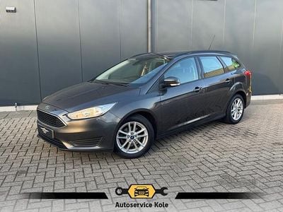 Grijs (metallic) Occasion 2015 Ford Focus Trend Stationwagen | € 3.940 (Goede deal)