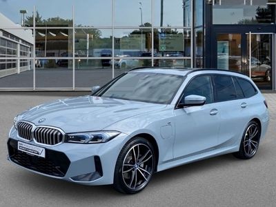 BMW 330e