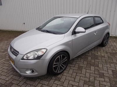 Zilver Gebruikt 2008 Kia ProCeed Hatchback | € 3.995 (Eerlijke prijs)