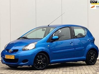Occasion Toyota Aygo Comfort 68 PK (50 kW) 2010 Blauw (metallic) Hatchback