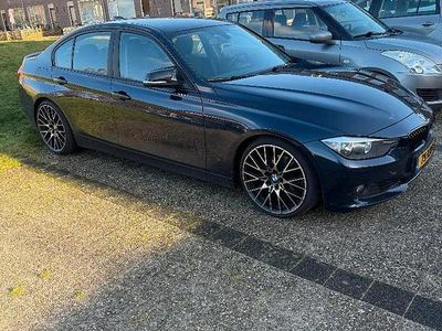 Blauw Occasion 2012 BMW 320 Executive Sedan | € 13.000 (Iets duurder)