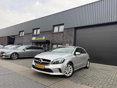 Grijs Gebruikt 2015 Mercedes A160 Ambition Hatchback | € 12.950 (Eerlijke prijs)