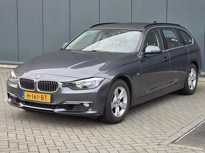 Grijs Occasion 2013 BMW 320 Executive Stationwagen | € 8.400 (Goede deal)