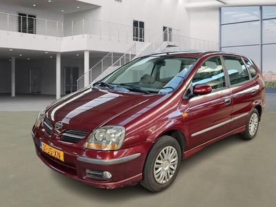 Nissan Almera Tino