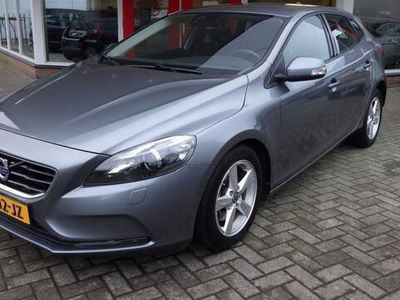 tweedehands Volvo V40 16 T2 Momentum Nieuwe Distributieriem Xenon-winte