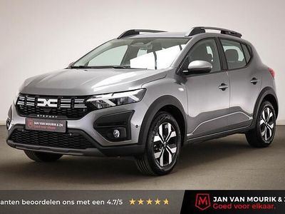 Grijs Occasion 2025 Dacia Sandero Comfort Hatchback | € 21.700 (Iets duurder)