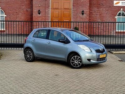 Grijs Occasion 2006 Toyota Yaris Sol Hatchback | € 4.150 (Eerlijke prijs)