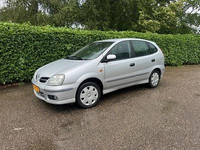 Nissan Almera Tino