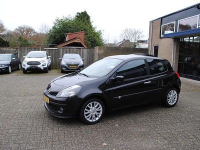 Zwart Gebruikt 2006 Renault Clio II Dynamique Hatchback | € 1.950 (Eerlijke prijs)