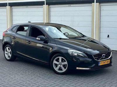 Zwart Gebruikt 2013 Volvo V40 Momentum Stationwagen | € 6.750 (Eerlijke prijs)