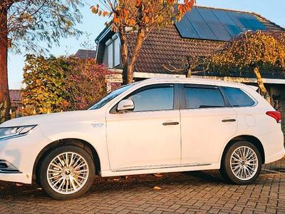 Gebruikt 2020 Mitsubishi Outlander Instyle SUV | € 23.999 (Eerlijke prijs)