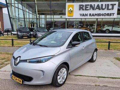 tweedehands Renault Zoe R90 Life 41 kWh (AccuHuur) incl. BTW excl. Overheidssubsidie / Dealer onderhouden !! / Cruise / Climate / Elek ramen V / R-link Navi / Regensensoren