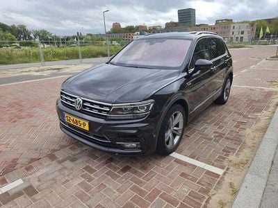 Zwart Gebruikt 2018 VW Tiguan R-line SUV | € 22.950 (Eerlijke prijs)