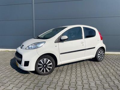 tweedehands Peugeot 107 1.0-12V XS airco / toerenteller / getint glas