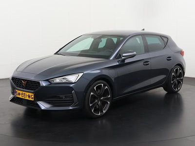 Grey metallic (s7) Gebruikt 2022 Cupra Leon VZ Hatchback | € 25.945 (Goede deal)
