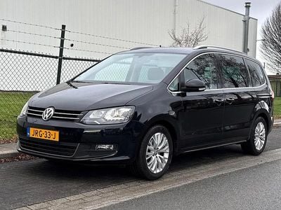 Zwart (metallic) Gebruikt 2017 VW Sharan Comfortline MPV | € 22.495 (Goede deal)