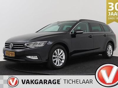 Zwart Occasion 2020 VW Passat Comfortline Stationwagen | € 19.399 (Super prijs)