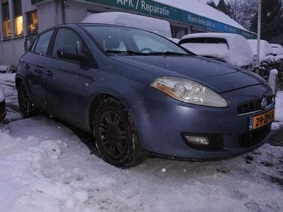 Blauw (metallic) Gebruikt 2008 Fiat Bravo S Hatchback | € 1.495 (Goede deal)