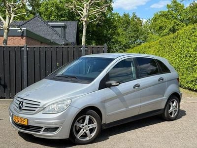 Mercedes B200