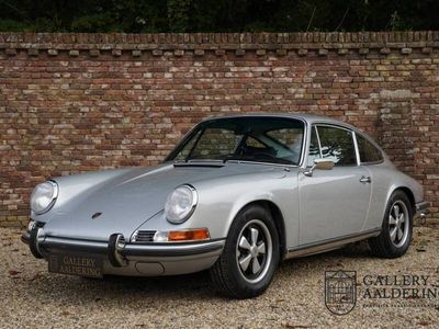 tweedehands Porsche 911 2.2E Coupe Ölklappe ,TOP quality restored!! documented with pictures, matching numbers&colors