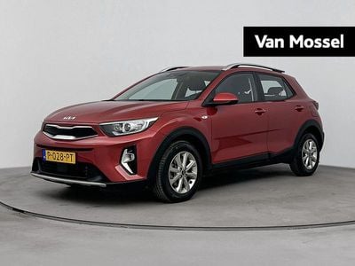 Rood Occasion 2022 Kia Stonic SUV | € 17.440 (Goede deal)