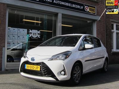 Wit Occasion 2020 Toyota Yaris Hybrid Hatchback | € 16.450 (Goede deal)