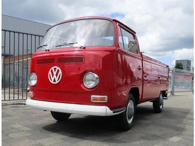 Rood Gebruikt 1968 VW T2 Van | € 37.950