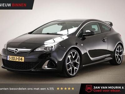 Zwart Gebruikt 2014 Opel Astra GTC OPC Hatchback | € 18.900 (Duur)