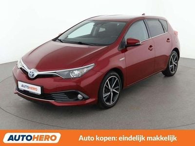 Occasion Toyota Auris Hybrid Edition-S 136 PK (100 kW) 2017 Rood Hatchback