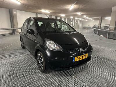 Occasion Toyota Aygo 68 PK (50 kW) 2007 Zwart Hatchback