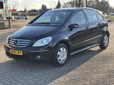 Zwart Gebruikt 2007 Mercedes B150 Elegance MPV | € 5.245 (Eerlijke prijs)