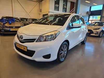 Wit Gebruikt 2014 Toyota Yaris Hatchback | € 7.450 (Eerlijke prijs)