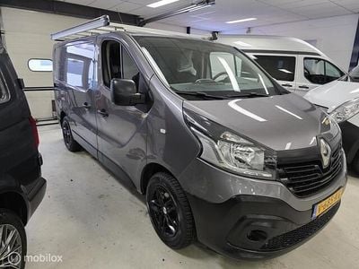 Grijs Occasion 2017 Renault Trafic Komfort MPV | € 12.500 (Eerlijke prijs)