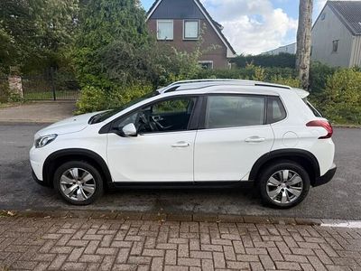 Wit Gebruikt 2017 Peugeot 2008 Active SUV | € 10.750 (Eerlijke prijs)