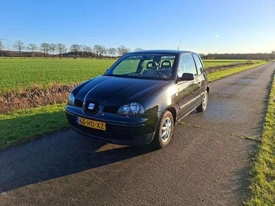 Zwart Gebruikt 2001 Seat Arosa Stella Hatchback | € 950 (Goede deal)