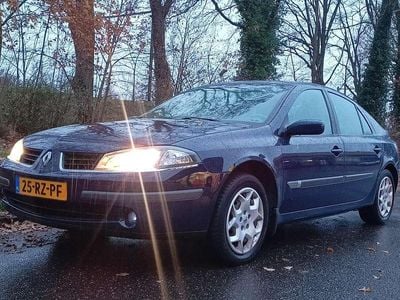 Blauw Gebruikt 2005 Renault Laguna II Expression Hatchback | € 1.650 (Eerlijke prijs)