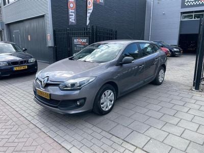 Occasion Renault Mégane GrandTour Authentique 116 PK (85 kW) 2015 Grijs, metallic lak Stationwagen
