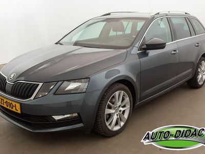 Grijs Occasion 2019 Skoda Octavia Clever Stationwagen | € 8.800 (Duur)