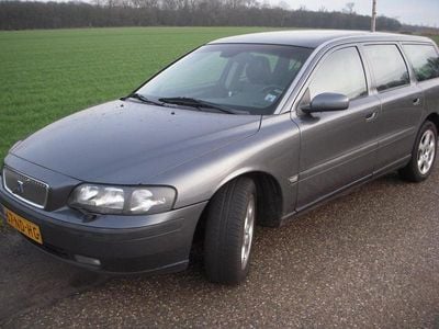 Grijs (metallic) Gebruikt 2003 Volvo V70 Stationwagen | € 4.950 (Duur)