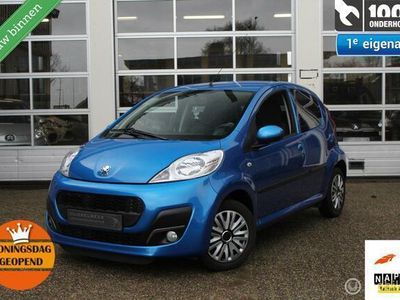 tweedehands Peugeot 107 1.0-12V 5-Deurs Facelift 2 Active-Sport Airconditioning Centrale Deurvergrendeling Elektrische Ramen Stuurbekrachtiging Lederstuur Radio/Cd/Aux 12Volt Aansluiting Zwart Interieur Isofix Privacy/Zonwerend Glas Métallic Lak Mistlampen V+A Dist