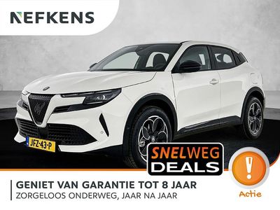 Wit Nieuw 2025 Alfa Romeo Junior SUV | € 37.925