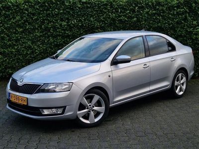 tweedehands Skoda Rapid 1.2 TSI Greentech Ambition / Navigatie / Bluetooth / Stoelverwarming / Parkeersensor / 17 inch velgen lichtmetaal