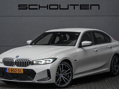 Wit Gebruikt 2023 BMW 330 Executive Sedan | € 42.900 (Goede deal)